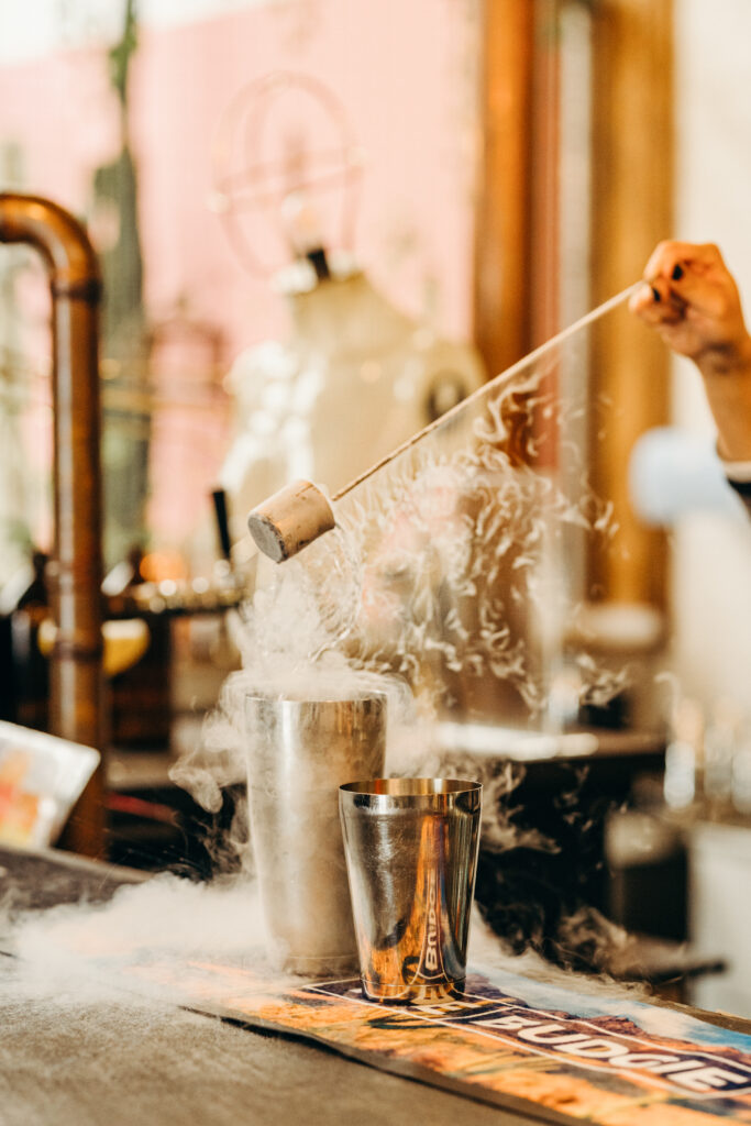 Cocktail Shaker Pour