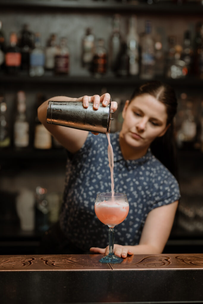 Big Cocktail Pour