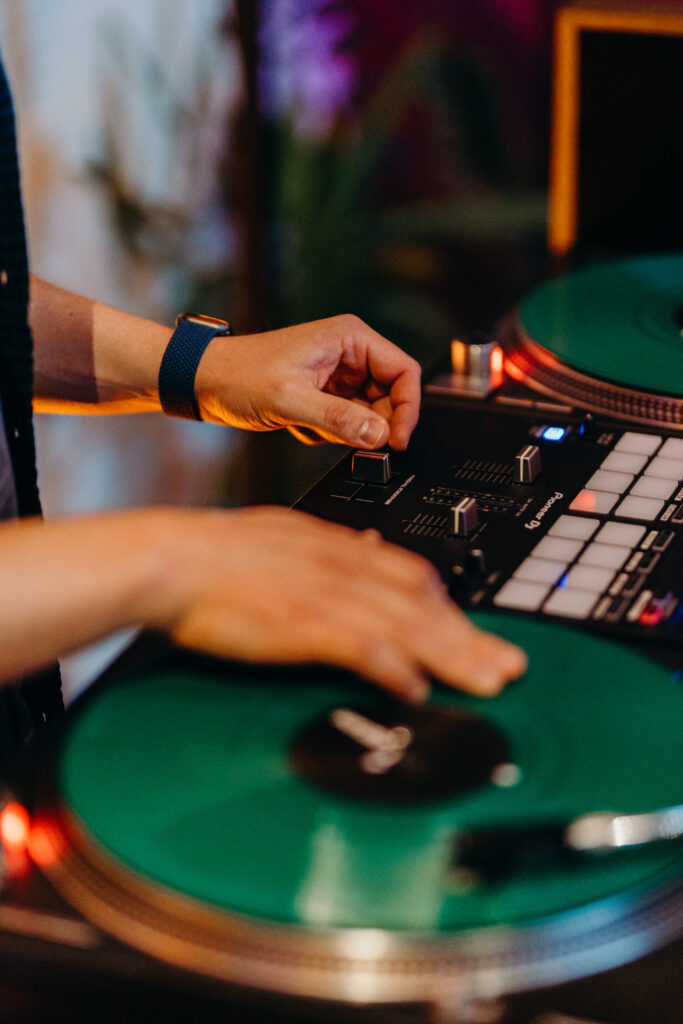 Budgie DJ